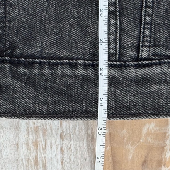 Levi’s Mens Washed Black Denim Trucker Jacket in Size XXL - Picture 7 of 7